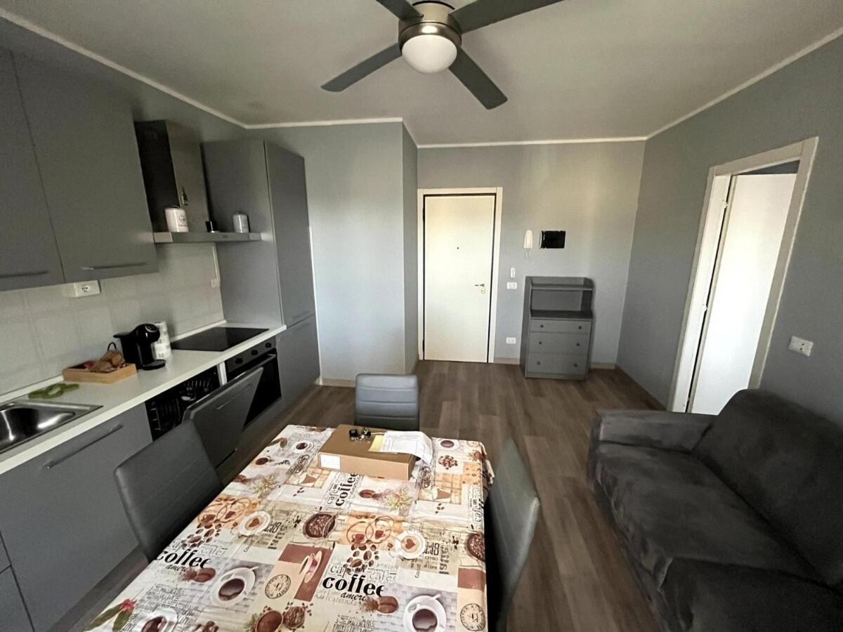 Bilocale Con Netflix Incluso Apartment Lodi Exterior photo